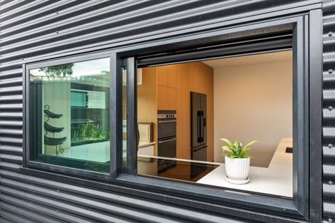 Photo of property in 12 Mackillop Way, Brooklands, New Plymouth, 4310