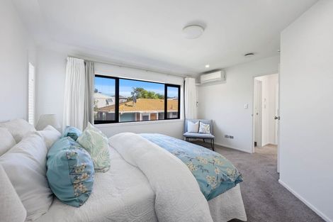 Photo of property in 2/30 Eastern Beach Road, Eastern Beach, Auckland, 2012