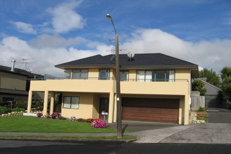 Photo of property in 2/17 Callender Place, Shelly Park, Auckland, 2014