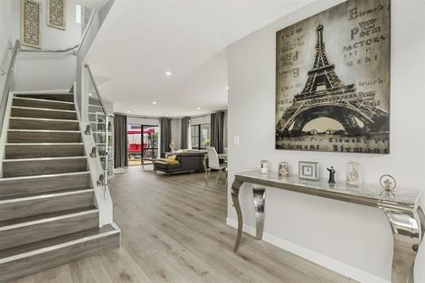 Photo of property in 6 Fairchild Avenue, Goodwood Heights, Auckland, 2105