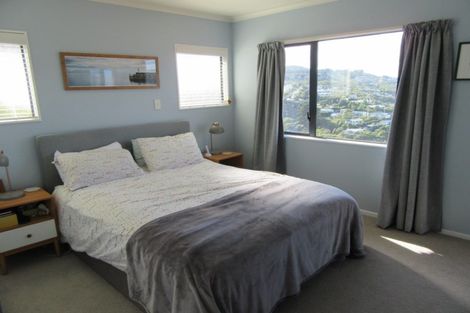 Photo of property in 87 Cypress Drive, Maungaraki, Lower Hutt, 5010