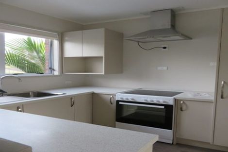 Photo of property in 16 Chipping Dale, Mangere Bridge, Auckland, 2022