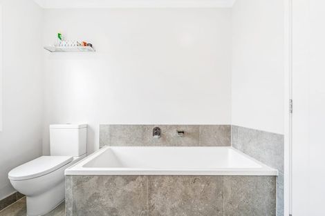 Photo of property in 92 Arran Point Parade, Orewa, 0931