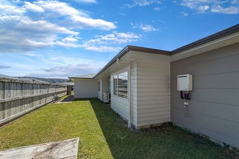 Photo of property in 33 Brian Morgan Terrace, Wainuiomata, Lower Hutt, 5014