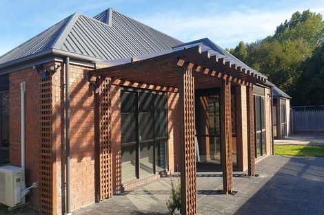 Photo of property in 12 Thoresby Mews, Avonhead, Christchurch, 8042