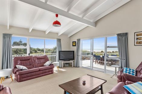 Photo of property in 49 Blue Pacific Parade, Riversdale Beach, Masterton, 5872