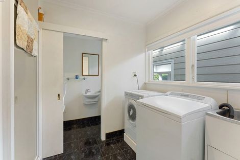 Photo of property in 32 Domain Road, Otaki, 5512