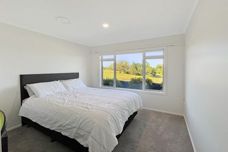 Photo of property in 5 Pukenamu Road, Rainbow Point, Taupo, 3330