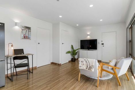 Photo of property in 5/762 Beach Road, Browns Bay, Auckland, 0630