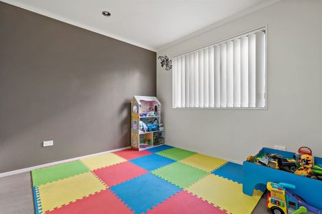 Photo of property in 28a Manuroa Road, Takanini, 2112