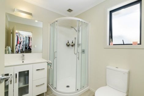 Photo of property in 21 Livingstone Drive, Papamoa Beach, Papamoa, 3118