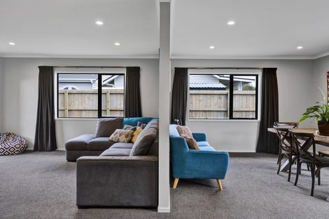 Photo of property in 6 Montague Grove, Stratford, 4332