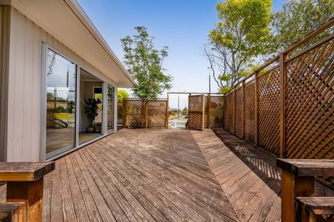 Photo of property in 147 Govett Avenue, Frankleigh Park, New Plymouth, 4310