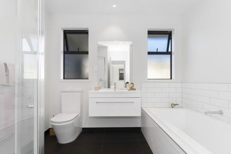 Photo of property in 32 Rotomanu Place, Pyes Pa, Tauranga, 3112