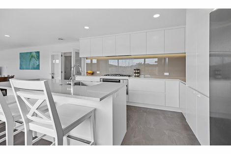 Photo of property in 54 Aberdeen Road, Campbells Bay, Auckland, 0620