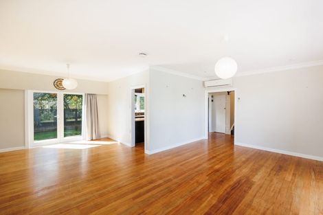 Photo of property in 27 Saint Albans Avenue, Hokowhitu, Palmerston North, 4410
