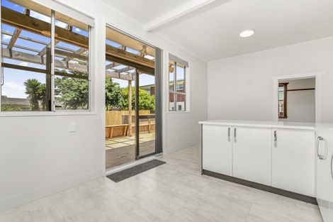 Photo of property in 55 Avenue Road, Otahuhu, Auckland, 1062