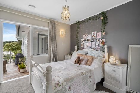 Photo of property in 74 Aberdeen Road, Campbells Bay, Auckland, 0620