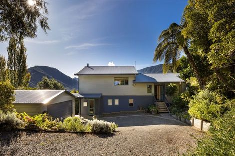 Photo of property in 700 Moetapu Bay Road, Moetapu Bay, Picton, 7282