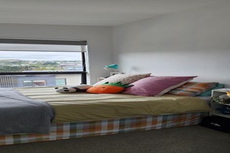 Photo of property in 15/62 Spenmoor Street, Newlands, Wellington, 6037