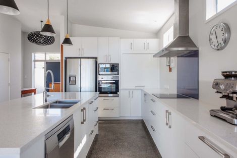 Photo of property in 32e Ohuirehe Road, Coastlands, Whakatane, 3120