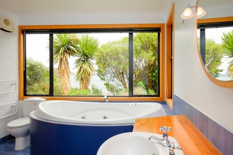 Photo of property in 3 Wharfdale Street, Macandrew Bay, Dunedin, 9014