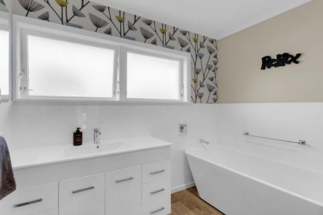 Photo of property in 4 Marnane Terrace, St Andrews, Hamilton, 3200