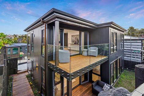 Photo of property in 48a Peter Terrace, Castor Bay, Auckland, 0620