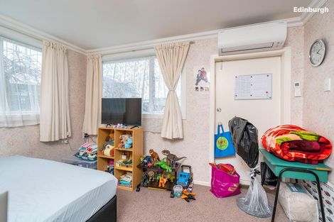 Photo of property in 35 Hargest Crescent, Saint Kilda, Dunedin, 9012