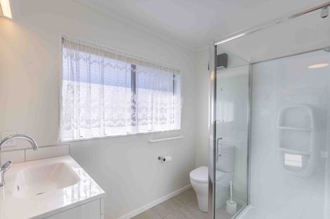 Photo of property in 3 The Avenue, Paraparaumu Beach, Paraparaumu, 5032