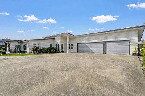 Photo of property in 9 Majestic Way, Kelvin Grove, Palmerston North, 4414