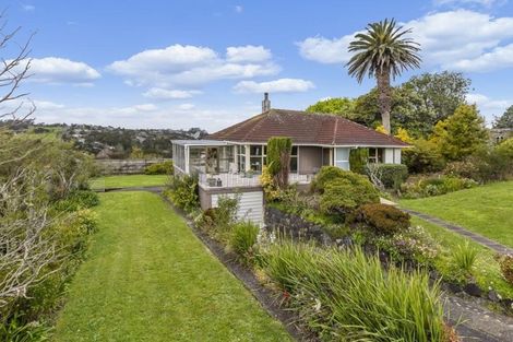 Photo of property in 51 Verbena Road, Birkdale, Auckland, 0626