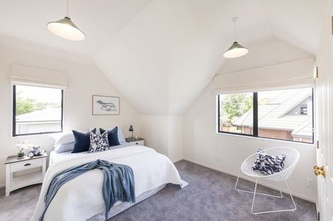 Photo of property in 15a Phoenix Avenue, Hokowhitu, Palmerston North, 4410