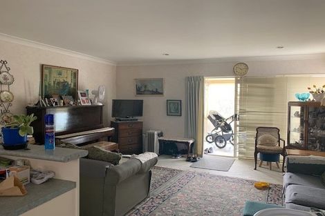 Photo of property in 1/2 Doment Crescent, Orewa, 0931