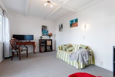 Photo of property in 552 Scenic Drive, Waiatarua, Auckland, 0612