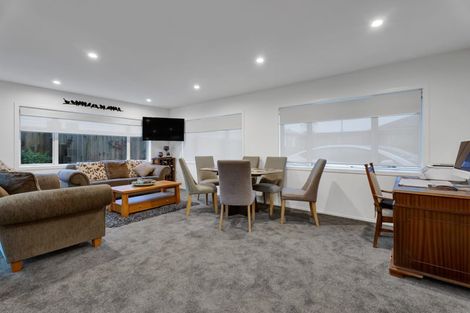 Photo of property in 2 Rayner Way, Glen Avon, New Plymouth, 4312