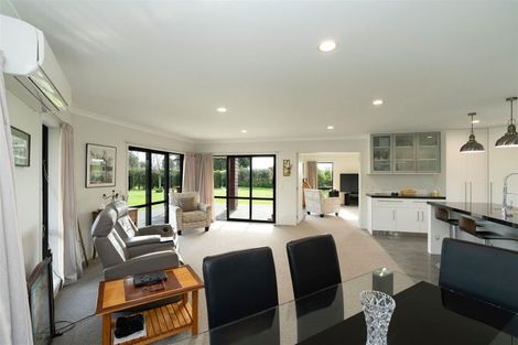 Photo of property in 356 Kimberley Road, Levin, 5571