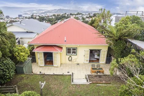 Photo of property in 17 Fairview Crescent, Kelburn, Wellington, 6012