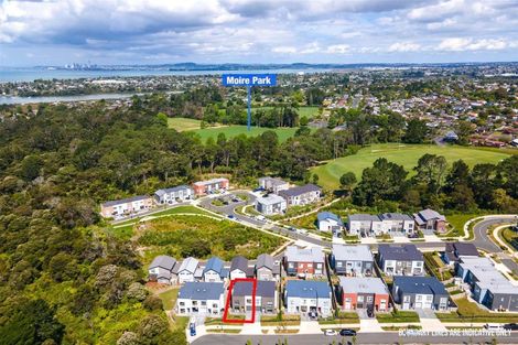Photo of property in 16 Waimoana Close, Massey, Auckland, 0614