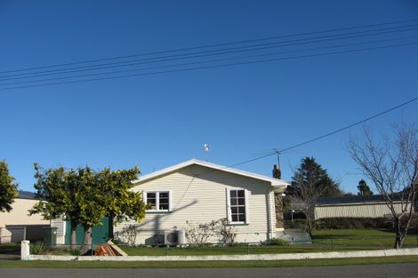 Photo of property in 8 Durham Street, Winton, 9720