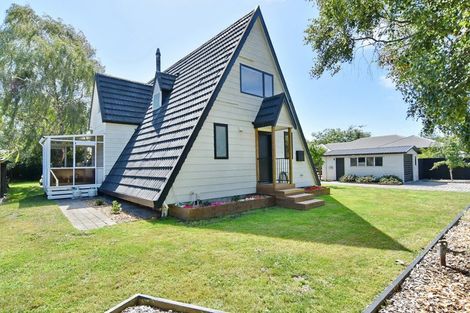 Photo of property in 33 Heyders Road, Spencerville, Christchurch, 8083