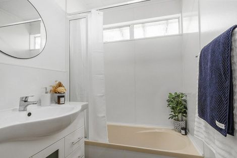 Photo of property in 21a Omapere Street, Whitby, Porirua, 5024