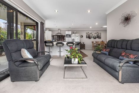 Photo of property in 7 Hulme Way, Raumati Beach, Paraparaumu, 5032