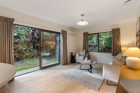 Photo of property in 39 Thatcher Crescent, Crofton Downs, Wellington, 6035