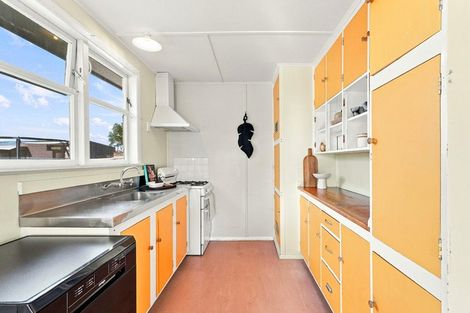 Photo of property in 24 Titoki Street, Castlecliff, Whanganui, 4501