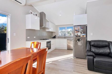 Photo of property in 37a Compton Street, Hillcrest, Auckland, 0627