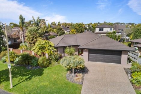 Photo of property in 35 Admirals Court Drive, Greenhithe, Auckland, 0632
