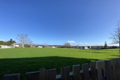 Photo of property in 3/644 Te Atatu Road, Te Atatu Peninsula, Auckland, 0610