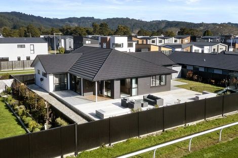 Photo of property in 89 Mawai Hakona Drive, Wallaceville, Upper Hutt, 5018