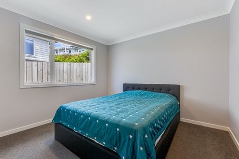 Photo of property in 14 Canary Way, Whitby, Porirua, 5024